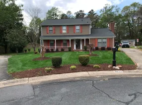 Custom yard maintenance experts serving Charlotte, NC - Major Jones Lawn Care