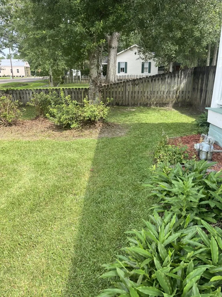 Professional lawn mowing service experts serving Covington, LA - Major League Concepts