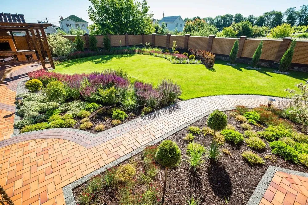 Top-rated garden landscaping in Minneapolis, MN - Major Oaks