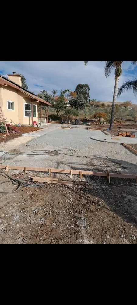 Trusted lawn mowing service experts serving TRACY, CA - Majors Concrete And Landscape