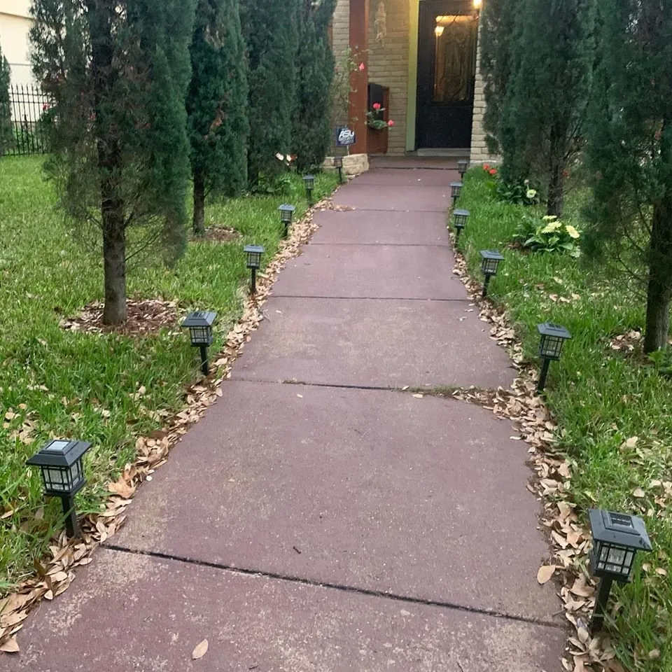 Trusted lawn mowing service in Dallas, TX by MAK Home Solutions