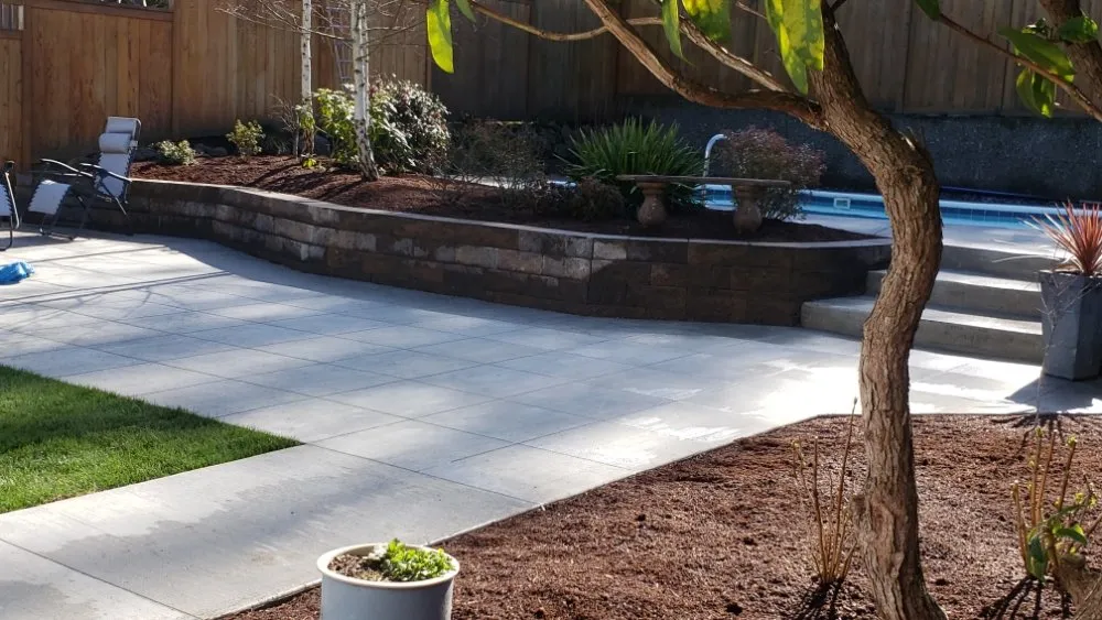 Expert lawn mowing service experts serving Edmonds, WA - MAK Landscaping