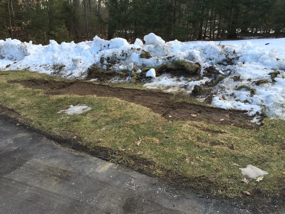 Reliable yard cleanup service for beautiful yards in Lee, NH by Make a Difference Landscaping