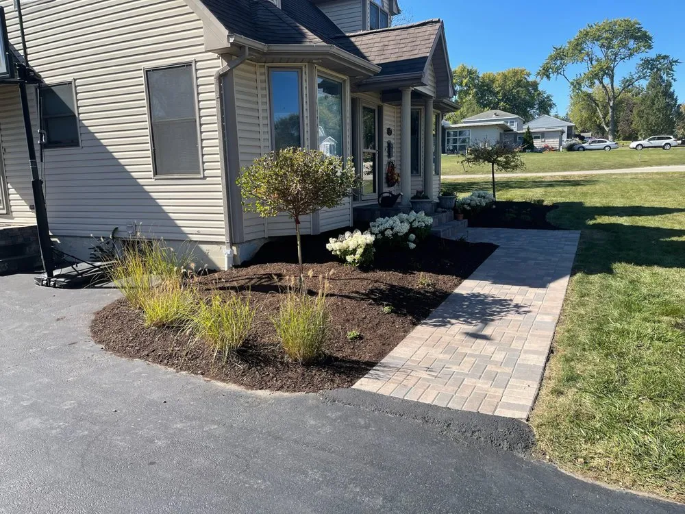 Reliable yard cleanup service for residential properties in Roselle, IL by Makers Maintenance