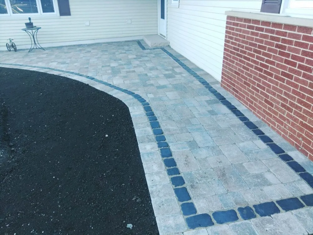 Reliable lawn mowing service for year-round maintenance in Roselle, IL by Makers Maintenance