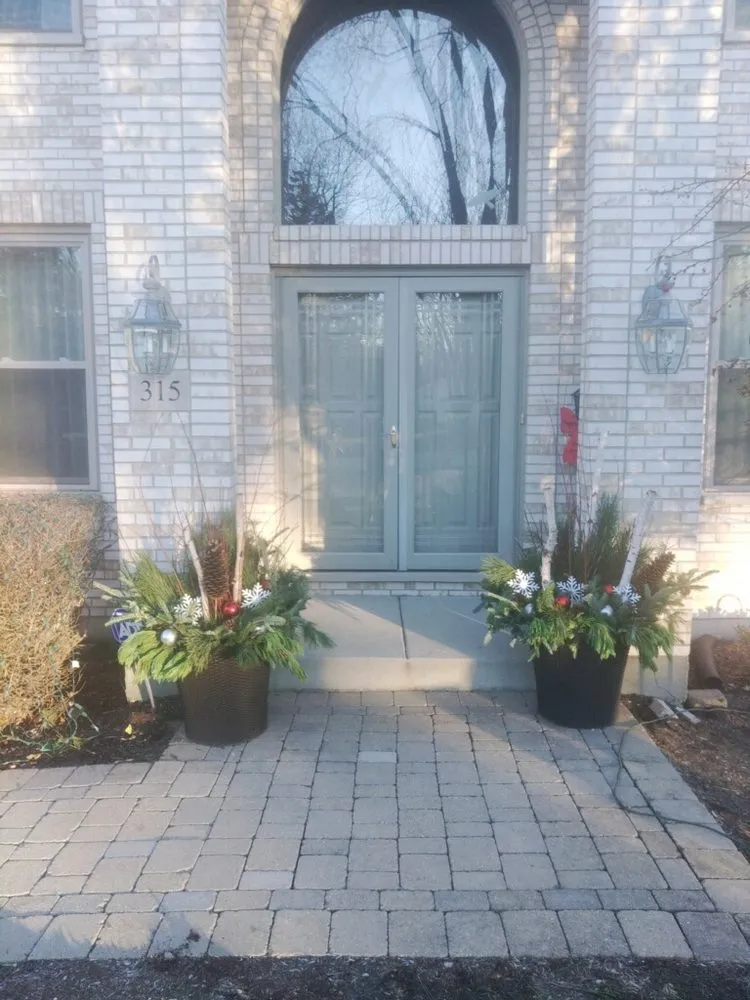 Custom lawn care service with custom design in Roselle, IL by Makers Maintenance