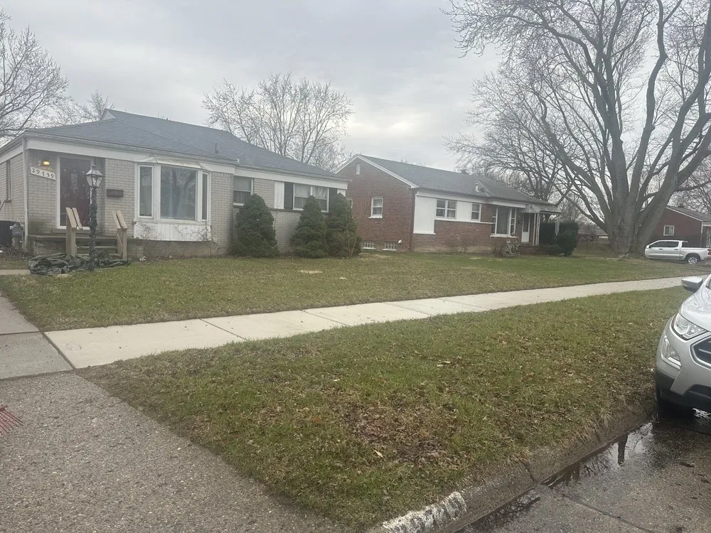 Reliable yard maintenance with custom design across Wayne, MI - Makin Statements Lawn Care