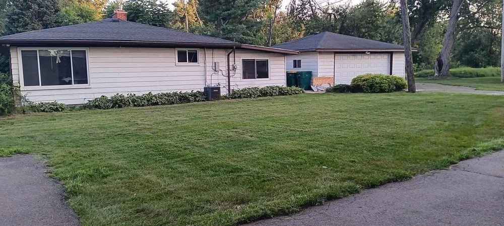 Local landscape installation for homes in Wayne, MI by Makin Statements Lawn Care