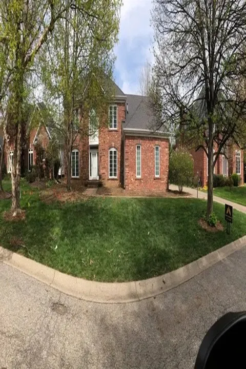 Expert lawn care service in Simpsonville, KY - MAKK Landscape and Paving Group