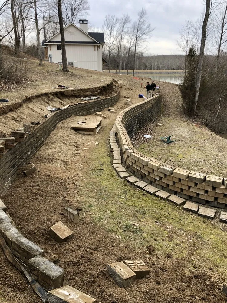 Professional garden landscaping in Louisville, KY by Makk Landscaping