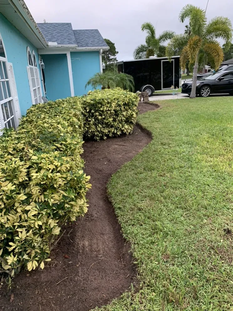 Custom lawn mowing service in Port St Lucie, FL by Mako Outdoors Lawn Care