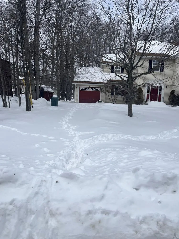 Local yard cleanup service in East Stroudsburg, PA by Malachi’s Keystone Lawncare