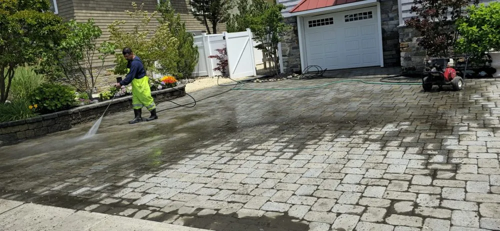 Local yard maintenance in Stafford, VA by Maldonado Landscaping