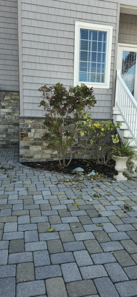 Affordable lawn care service for residential properties in Stafford, VA by Maldonado Landscaping