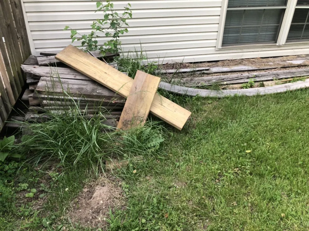 Reliable outdoor landscaping in Hammond, IN by Maliks local hauling