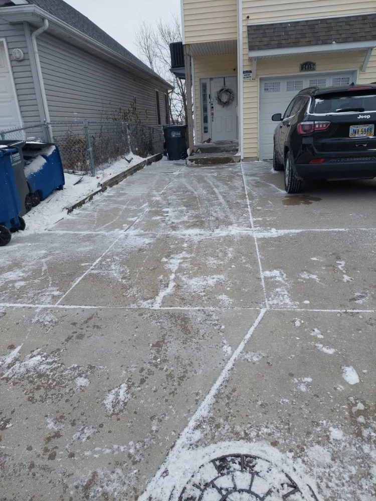 Top-rated landscape design in Toledo, OH by Maliks Moving & Cleanup Services