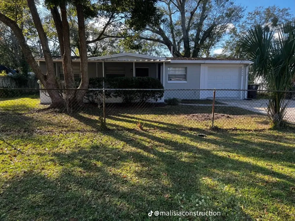 Local yard cleanup service in Port Charlotte, FL by Malisia records