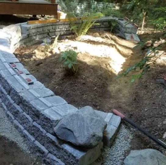 Affordable residential landscaping experts serving Iola, KS - Maloney's Mowing