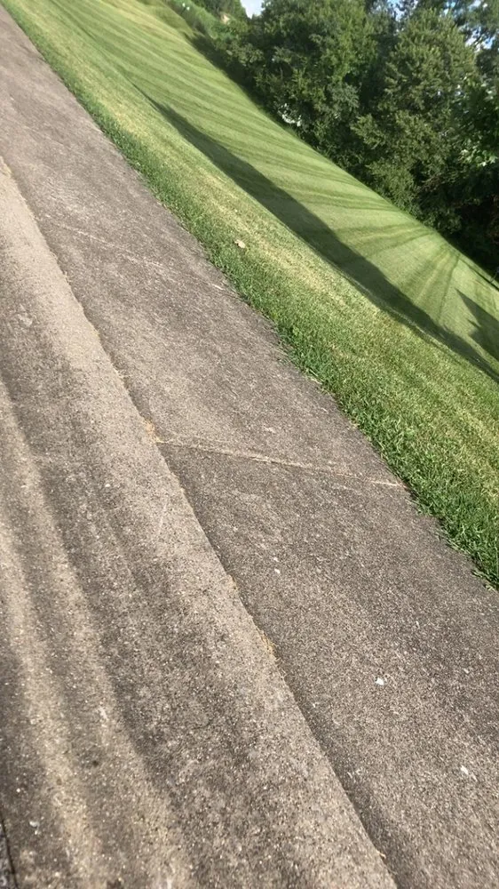 Custom yard cleanup service in Liberty, KY - Malpicas Landscape