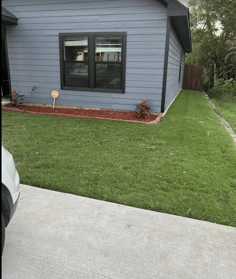 Reliable garden landscaping for year-round maintenance in Denison, TX by Malvern's LawnCare