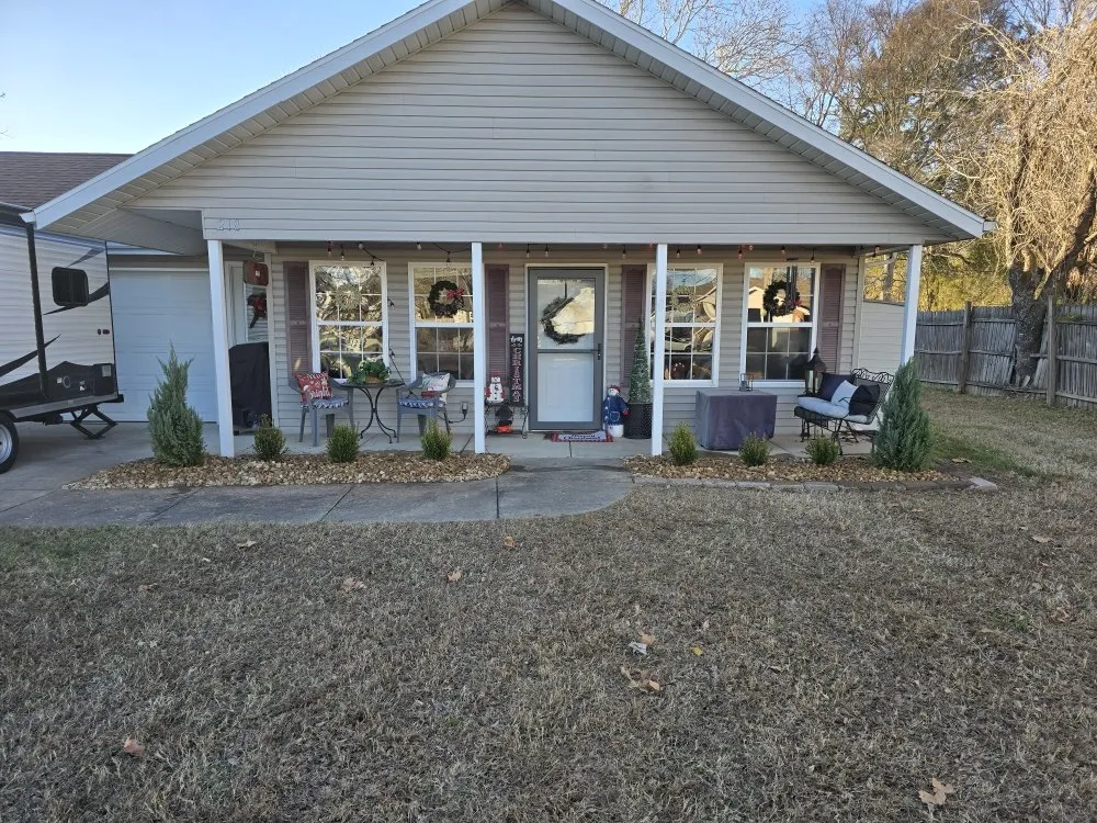 Top-rated yard maintenance with custom design across Branson, MO - Mamba Lawncare and Landscaping