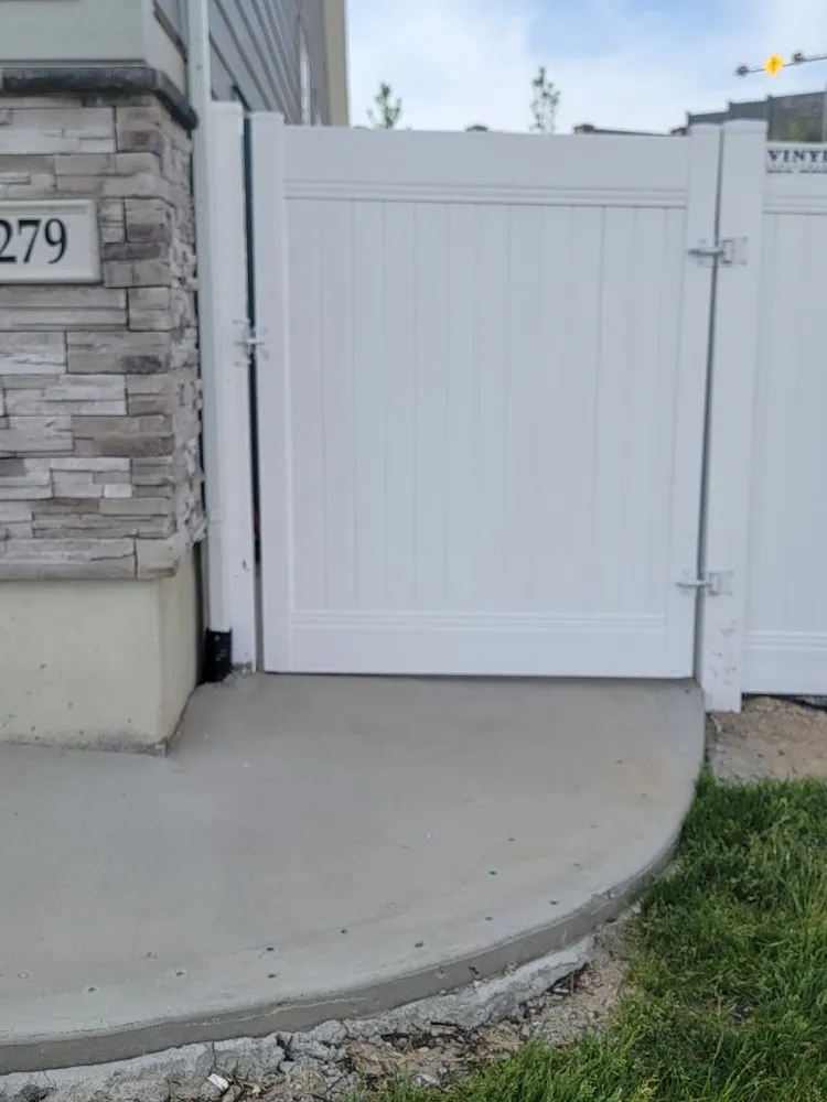 Professional landscape design in Lehi, UT - Mammoth Fence