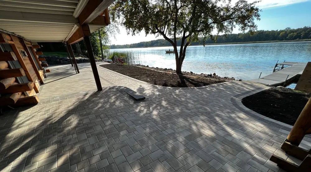 Professional residential landscaping in Minneapolis, MN by Mammoth Hardscapes