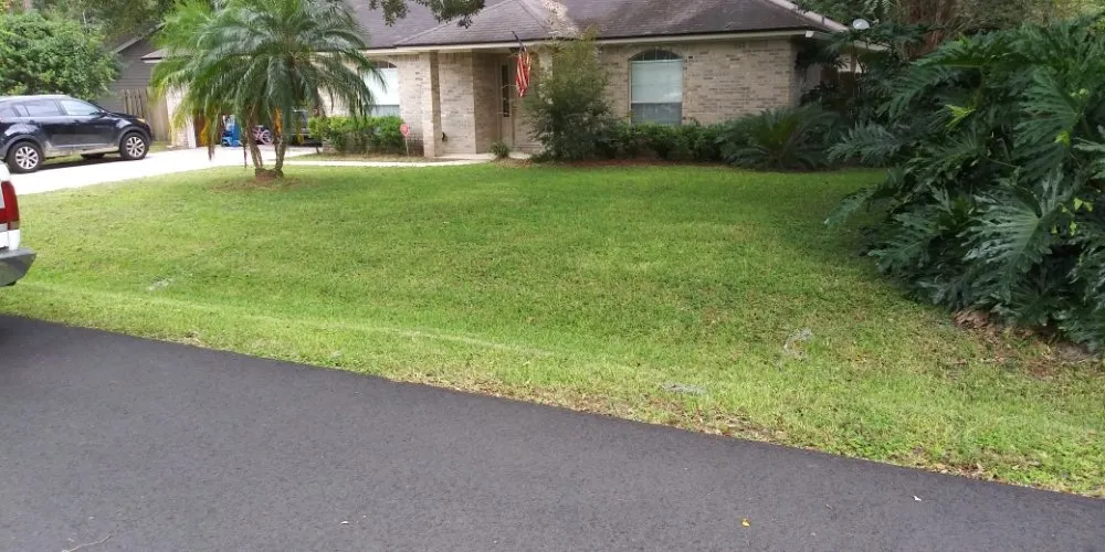 Top-rated garden landscaping near you in Palm Bay, FL by Man Truck Lawn Care