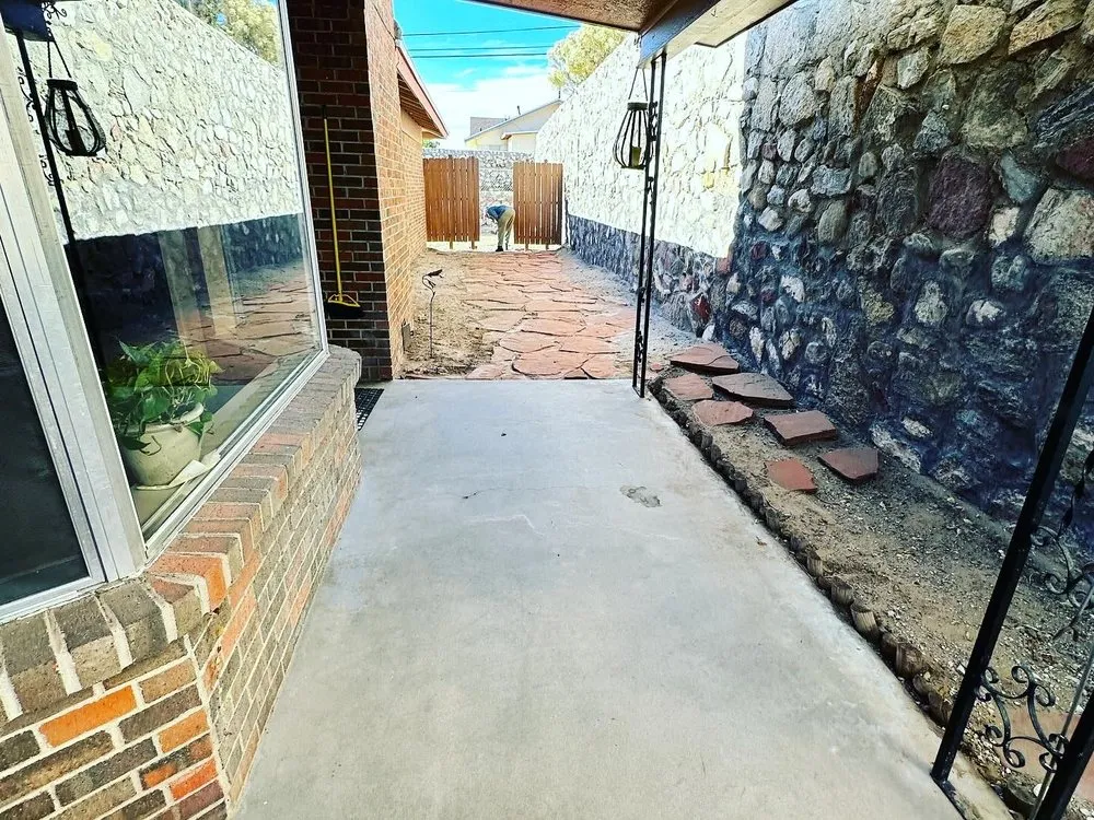 Custom yard maintenance experts serving El Paso, TX - Mando’s Lawn Care