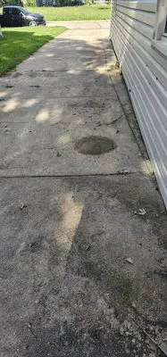 Mando's Power Services Logo