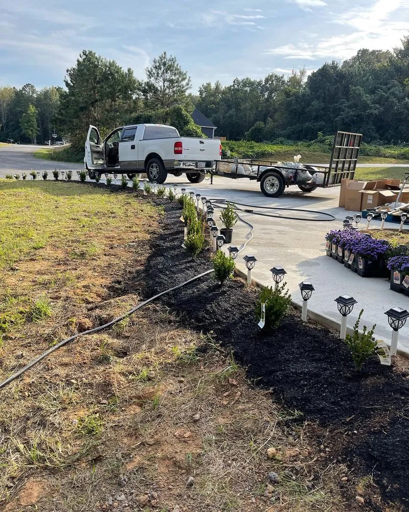 Professional yard maintenance in Dalton, GA - Manis lawn care