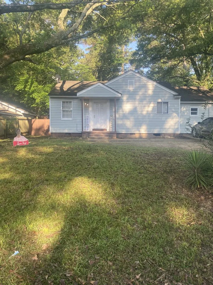 Expert lawn care service with custom design in Jackson, MS by Manning Lawn Service