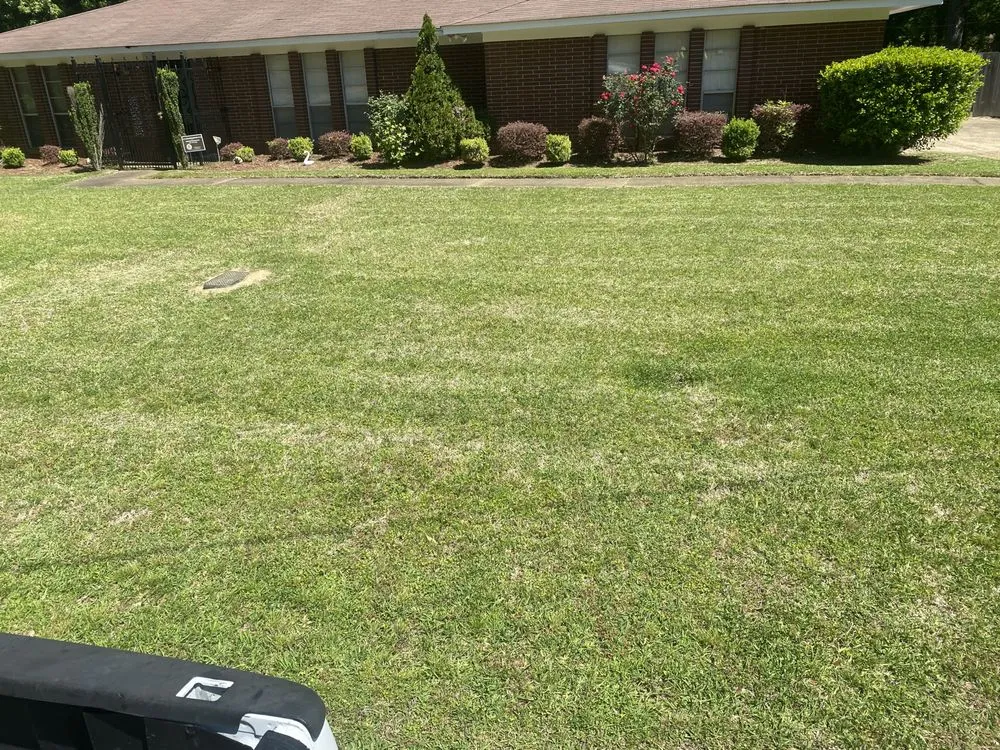 Reliable residential landscaping in Jackson, MS by Manning Lawn Service