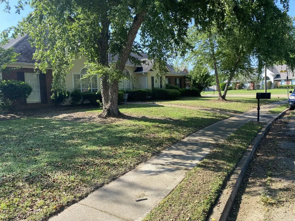 Affordable residential landscaping for beautiful yards across Jackson, MS - Manning Lawn Service