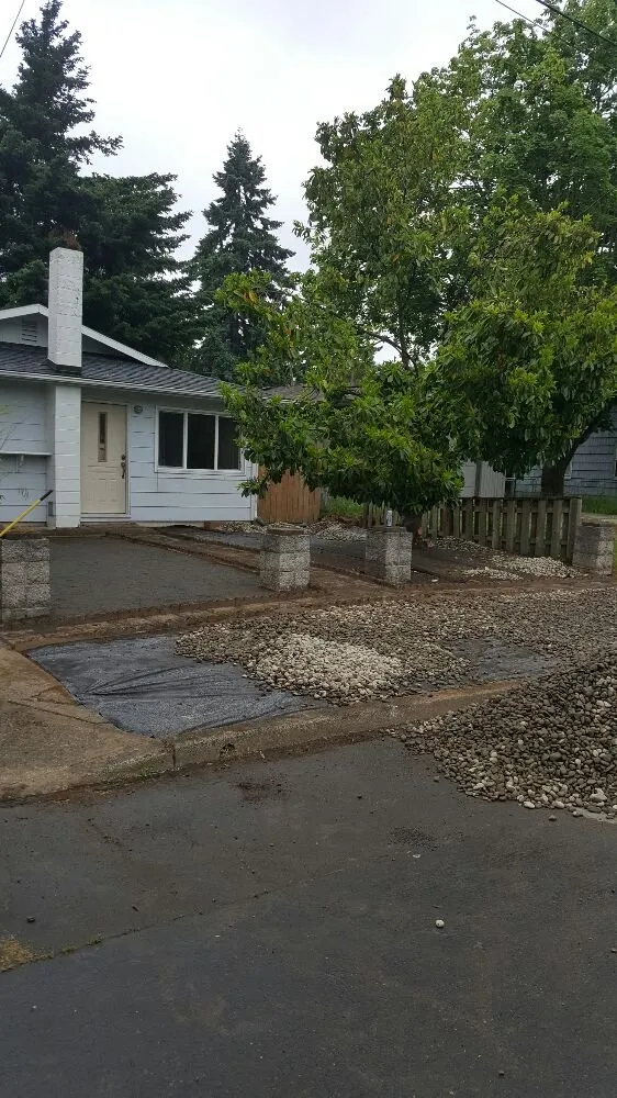 Professional yard cleanup service for beautiful yards across Portland, OR - Mannny's Property Maintenance