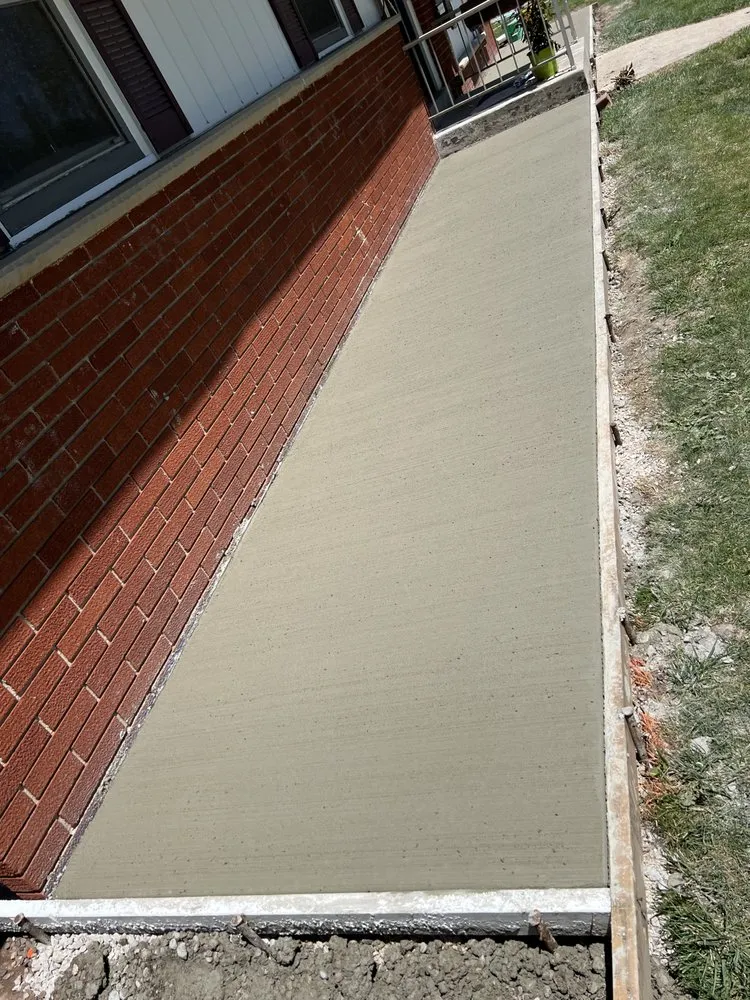 Affordable outdoor landscaping in Sheboygan, WI by Manny Concrete And Landscaping