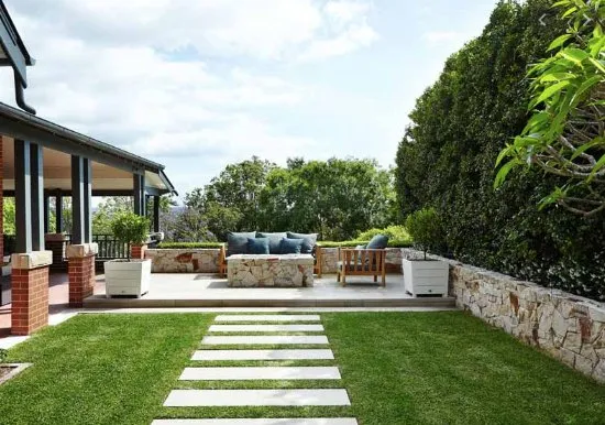 Manny Landscaping Logo