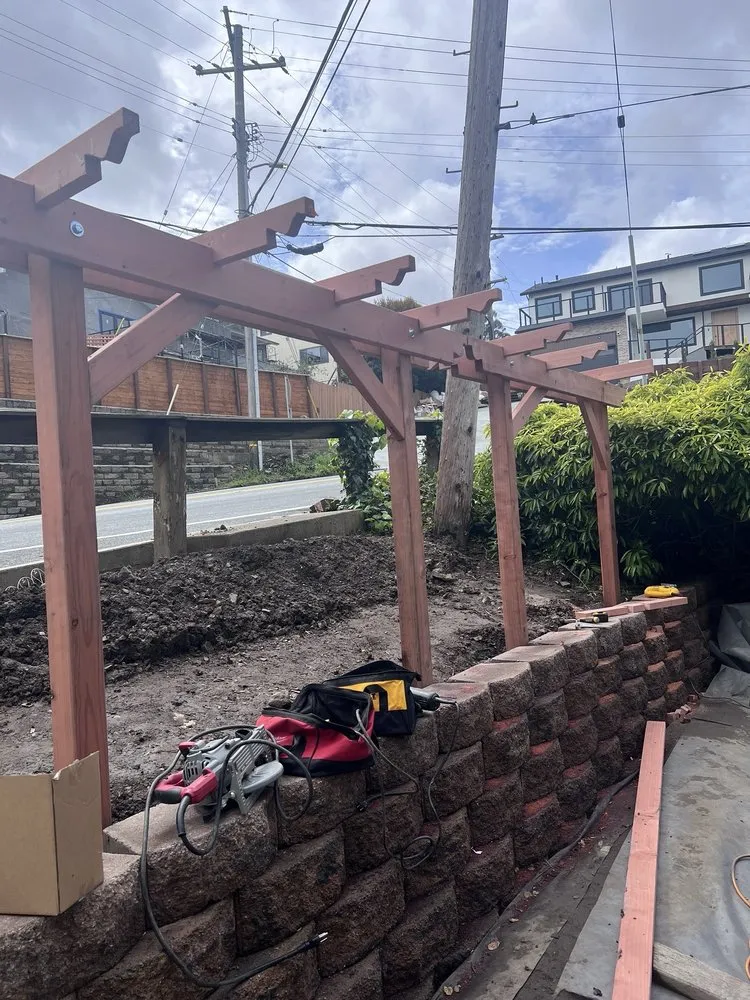 Trusted lawn mowing service in Redwood City, CA by Manny Landscaping Maintenance