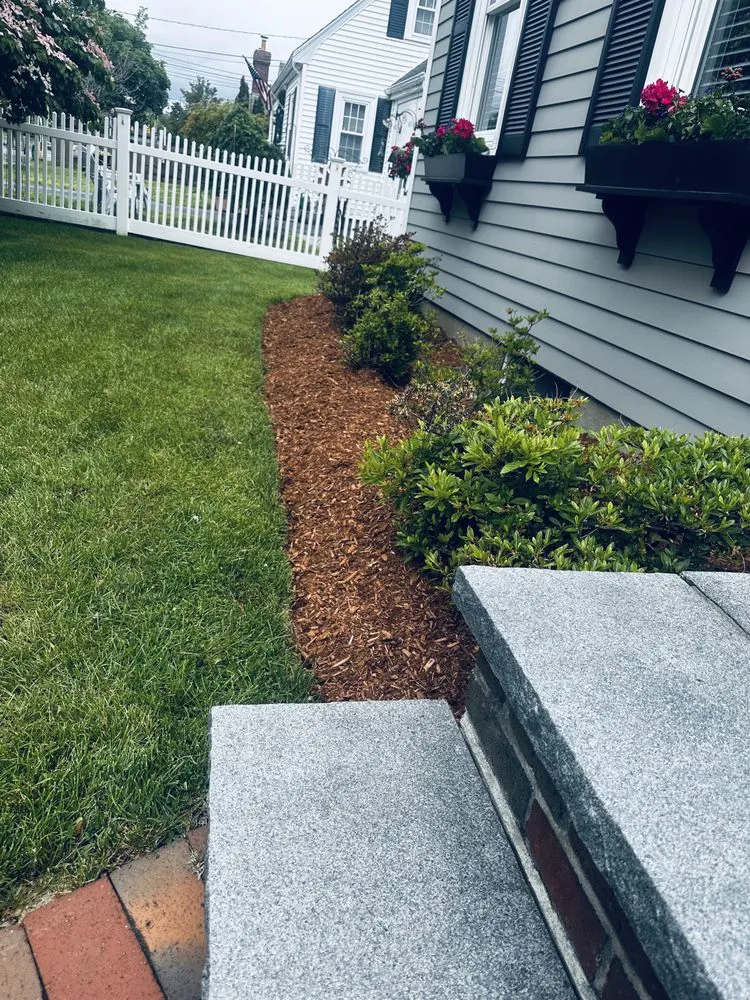 Affordable landscaping services experts serving Worcester, MA - Manny Landscaping