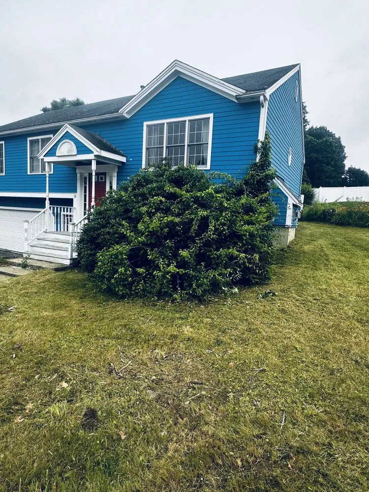 Affordable lawn mowing service in Worcester, MA - Manny Landscaping