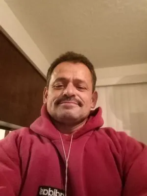 Manny Tree Trimming and Removal Services Logo