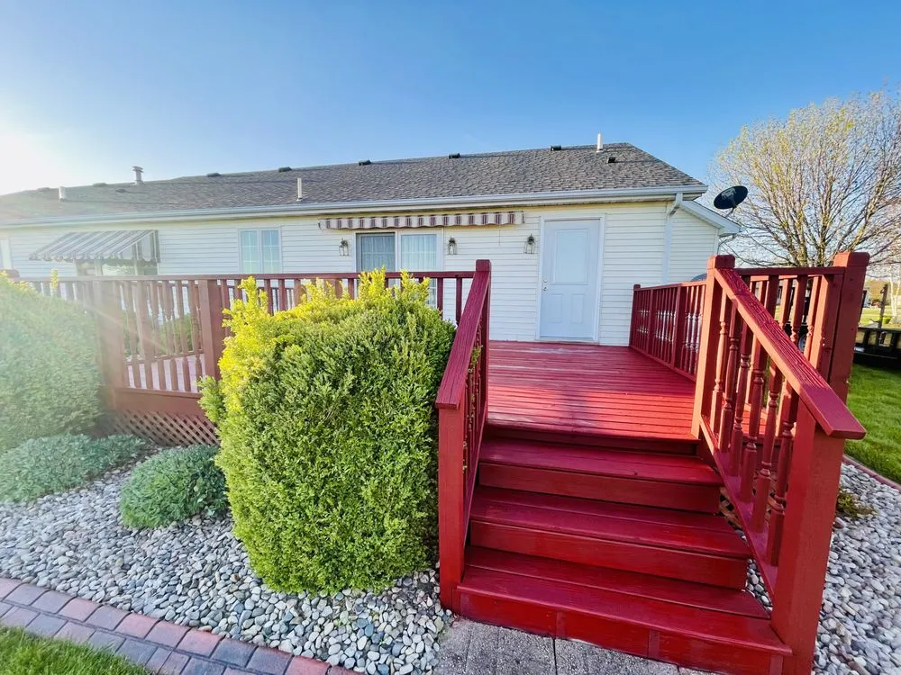 Professional garden landscaping experts serving Mahomet, IL - Manny’s Cleaning,Lawn Care & Snow Removal Services