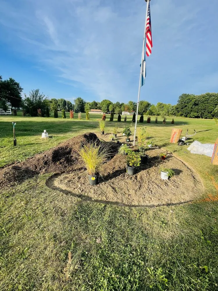 Local yard cleanup service in Mahomet, IL - Manny’s Cleaning,Lawn Care & Snow Removal Services