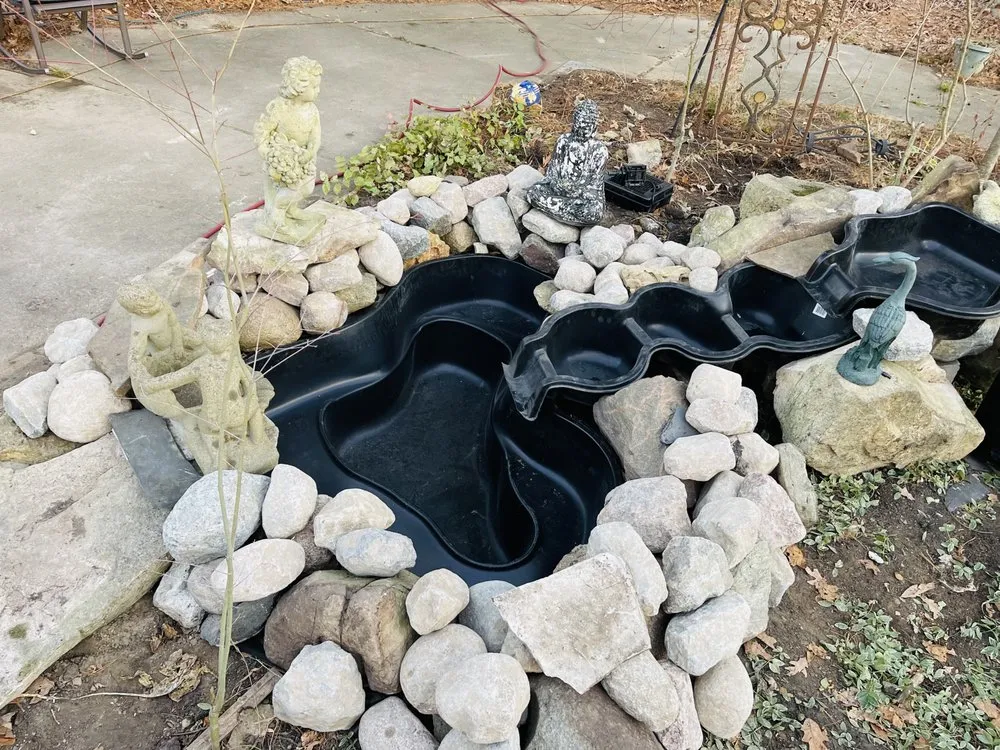 Expert yard maintenance in Mahomet, IL - Manny’s Cleaning,Lawn Care & Snow Removal Services