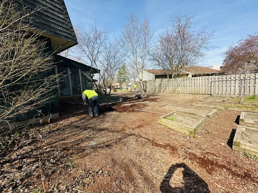 Reliable lawn mowing service in Mahomet, IL - Manny’s Cleaning,Lawn Care & Snow Removal Services