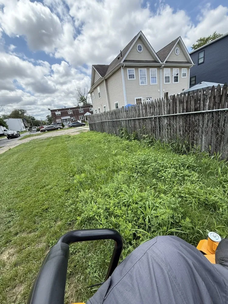 Local yard cleanup service in Camden, NJ - Mannys Landscape and Lawn Care