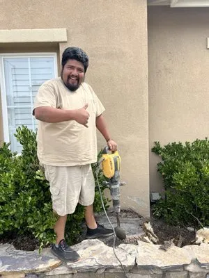 Mannys Landscape Logo