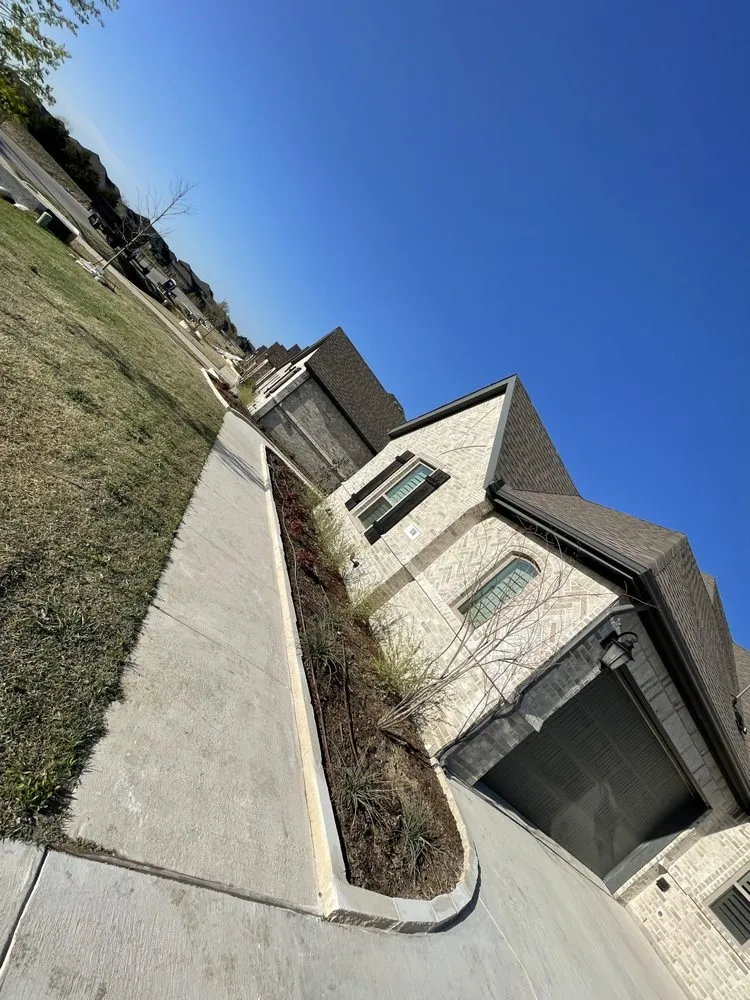 Reliable lawn mowing service for year-round maintenance across Rockwall, TX - Manny's Landscaping & Lawn Maintenance