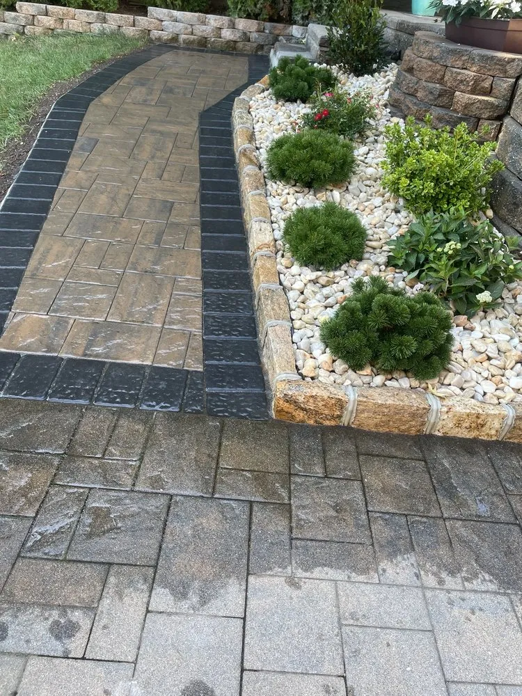 Professional yard cleanup service in Staten Island, NY by Manny's Landscaping & Masonry