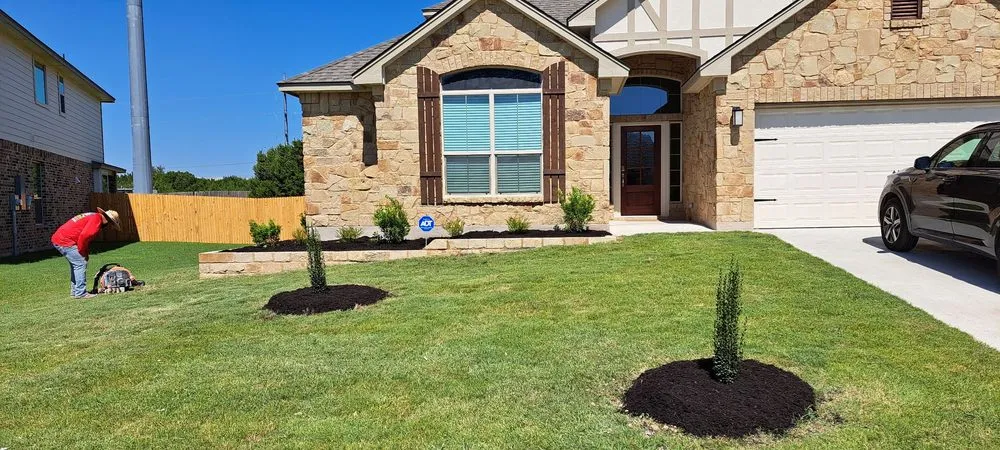 Top-rated yard maintenance in Killeen, TX - Manny's Landscaping